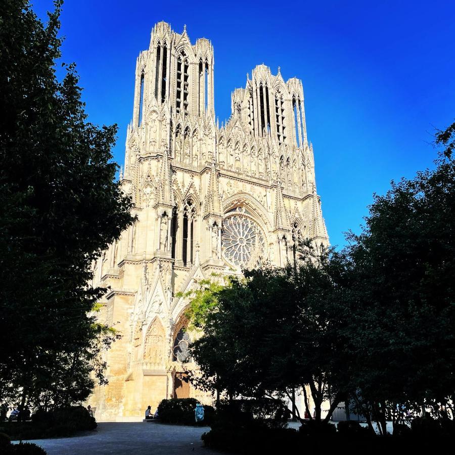 Augustins T2 Lumineux Proche Cathédrale Reims